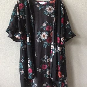 L black floral kimono